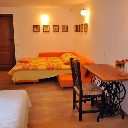 миронската къща Vila *